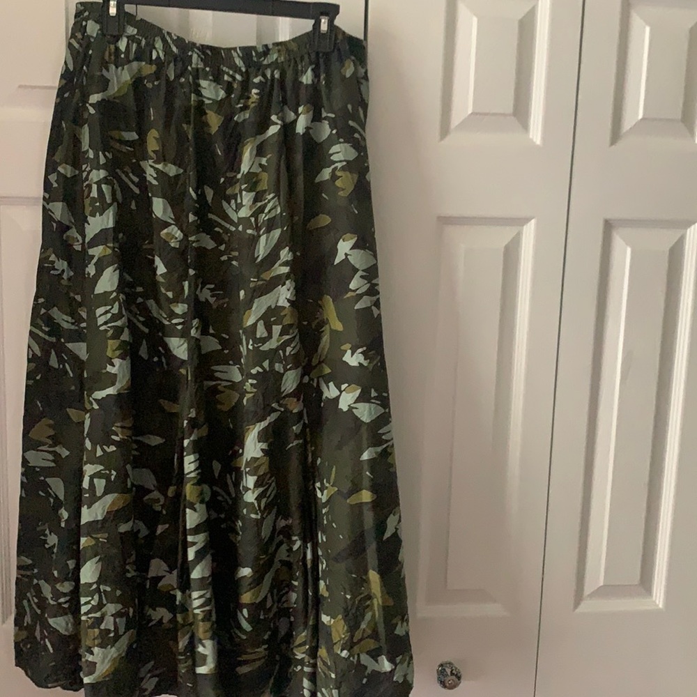 Chico, light summer,Flattering skirt!